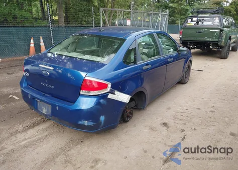 2008 Ford Focus S z USA, uszkodzony, nr VIN 1FAHP34NX8W255744